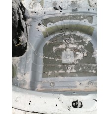 Ниша багажника (запасного колеса)