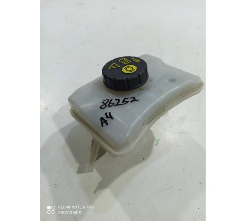 Бачок главного тормозного цилиндра