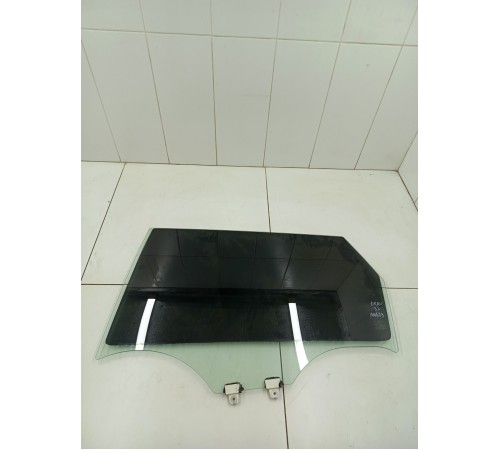 Стекло двери заднее левое