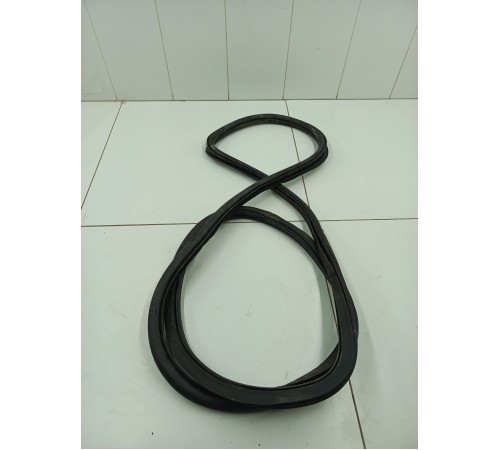 Уплотнитель двери задний правый