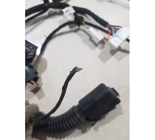 Электропроводка двери передняя левая