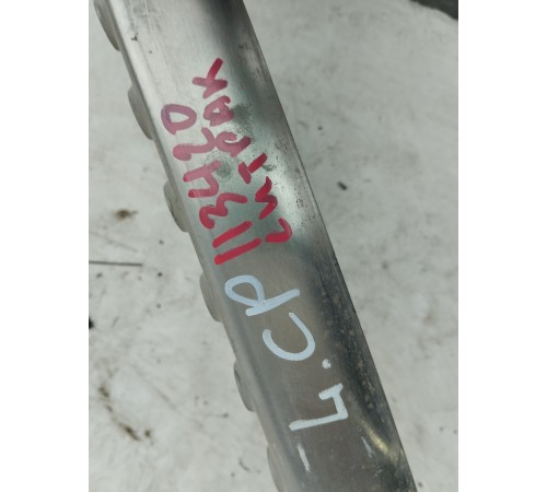 Накладка ступеньки подножки левая средняя