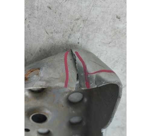 Накладка ступеньки подножки левая средняя