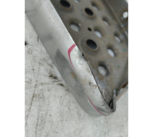 Накладка ступеньки подножки левая средняя