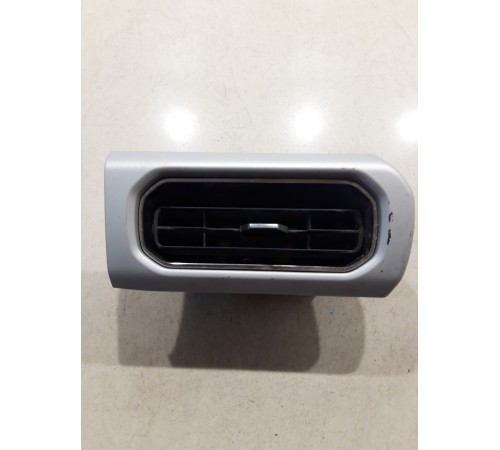 Дефлектор воздушный левый