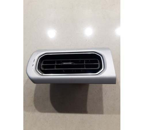 Дефлектор воздушный левый