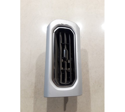 Дефлектор воздушный левый