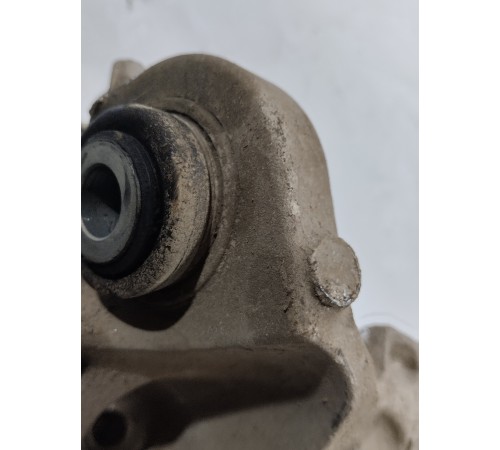 Кулак поворотный задний левый