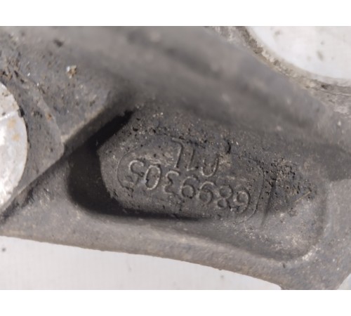 Кулак поворотный задний левый