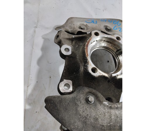 Кулак поворотный задний левый