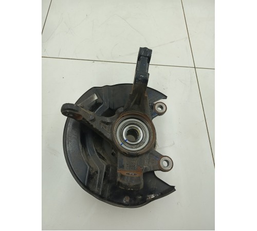 Кулак поворотный передний левый в сборе