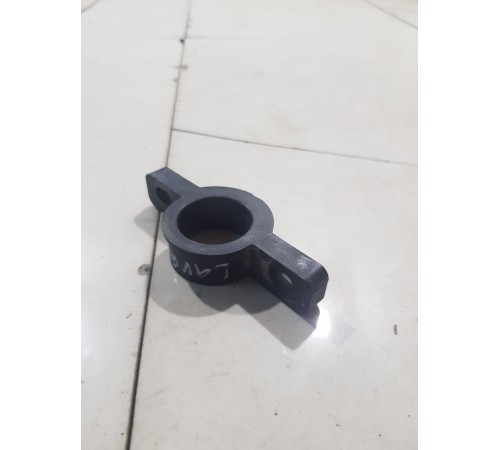 Кронштейн (крепление) основного радиатора правый