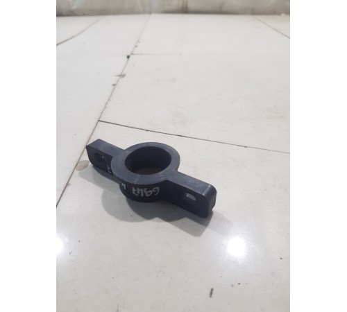 Кронштейн (крепление) основного радиатора правый