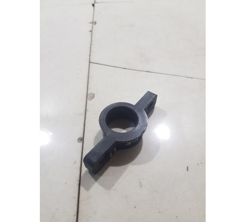 Кронштейн (крепление) основного радиатора правый