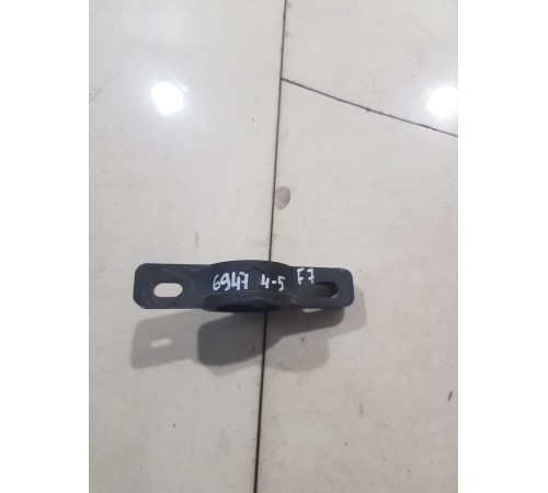 Кронштейн (крепление) основного радиатора правый