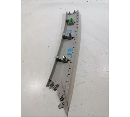 Обшивка стойки правая 