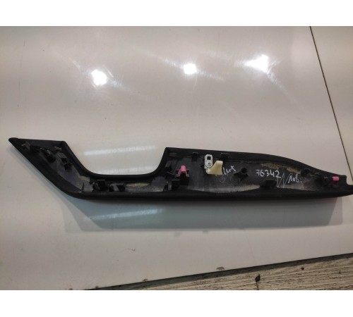 подлокотник двери(передний левый)