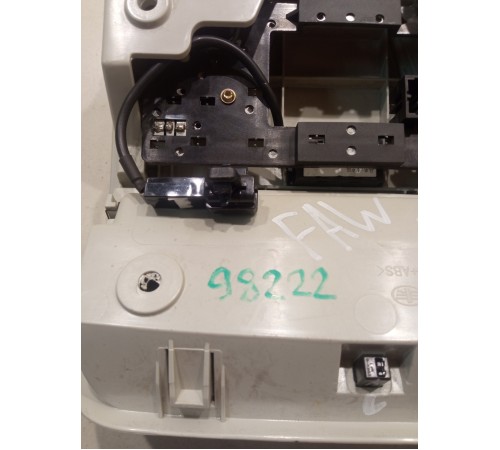 Плафон внутреннего освещения(передний)