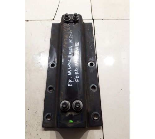 Кронштейн лямок бака левый