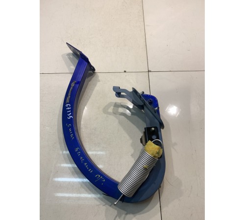 Петля багажника (правая)