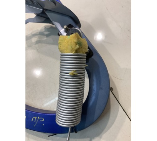 Петля багажника (правая)