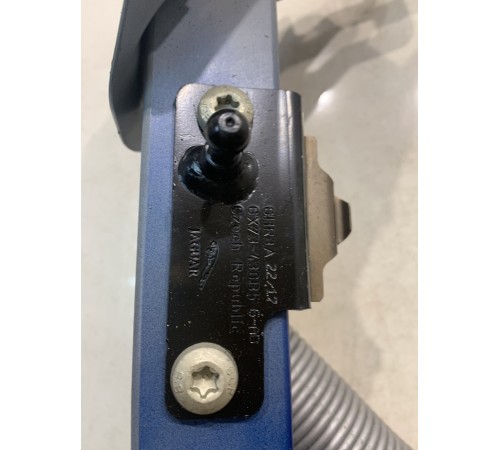 Петля багажника (правая)