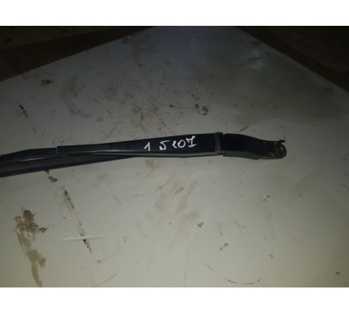 Щетка стеклоочистителя перед. лев.