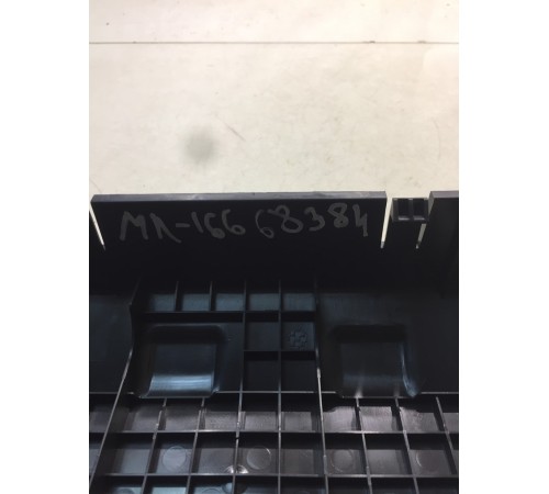 Крышка блока предохранителей