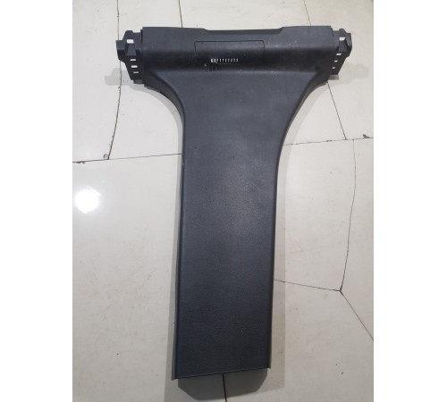 Обшивка центральной стойки правая нижняя