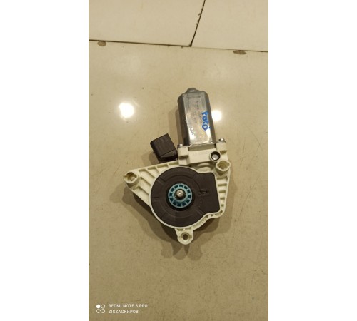 Моторчик стеклоподъемника двери левый