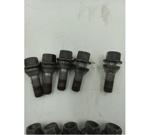 Комплект колесных болтов (20 шт.)