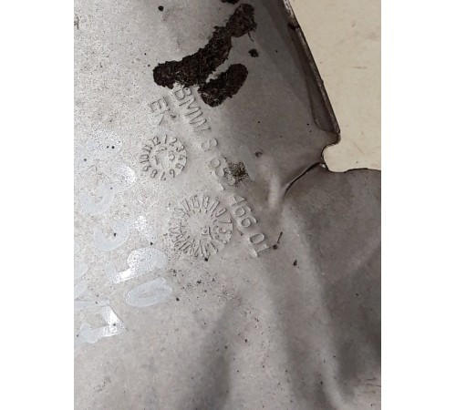 Теплоизоляционный экран катализатора левый