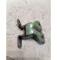 Петля двери задняя левая верхняя