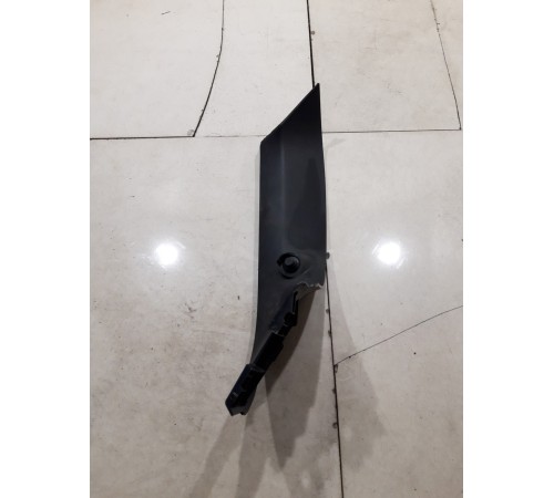 Накладка крышки багажника левая