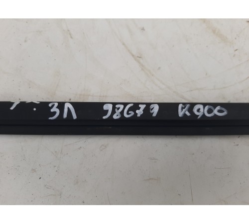 Уплотнитель стекла (задний левый наружный)