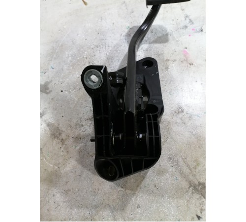 Педаль тормоза