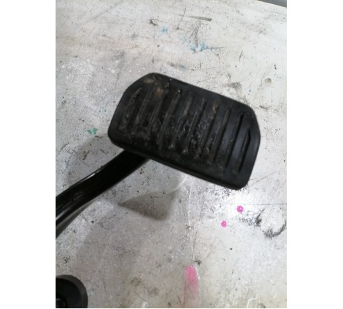 Педаль тормоза