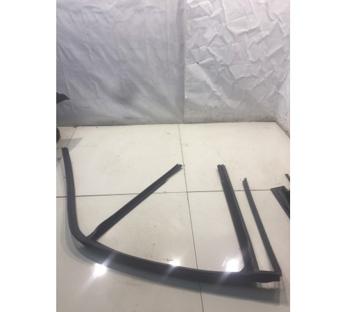 Уплотнитель стекла (задний, левый)