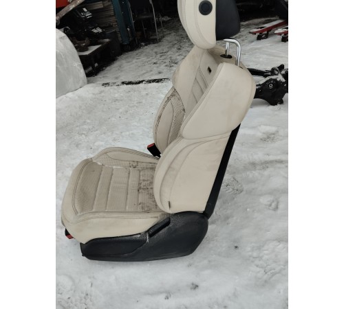 Сиденье (переднее, левое)