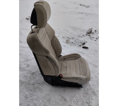 Сиденье (переднее, левое)