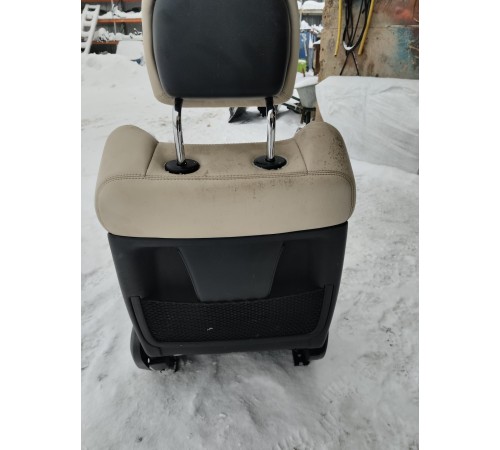 Сиденье (переднее, левое)