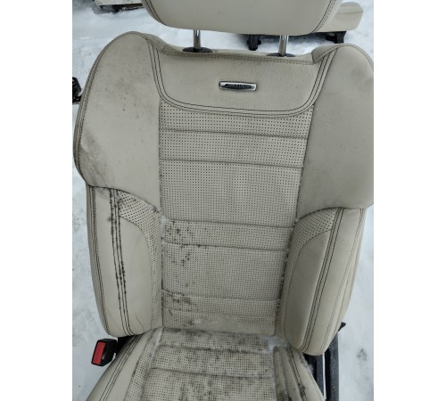 Сиденье (переднее, левое)