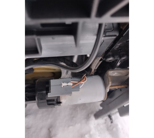 Сиденье (переднее, левое)