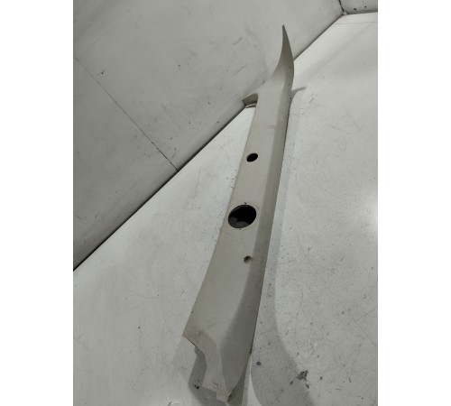 Обшивка стойки лобового стекла левая