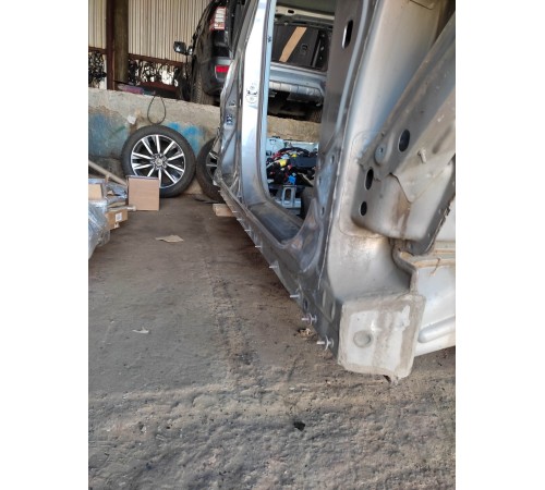 Порог со стойкой (правый)