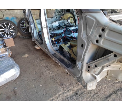 Порог со стойкой (правый)