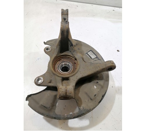 Кулак поворотный передний правый