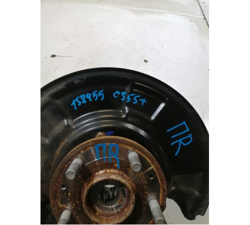 Кулак поворотный передний правый