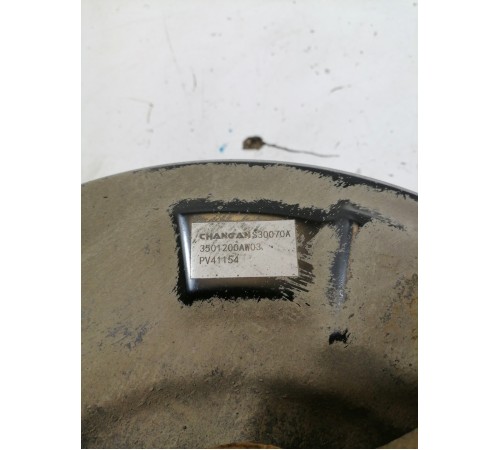 Кулак поворотный передний правый