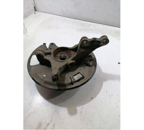 Кулак поворотный передний правый